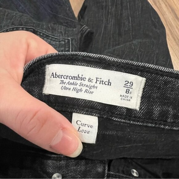Abercrombie & Fitch Curve Love Ultra High Rise Ankle Straight Jeans - Picture 8 of 10